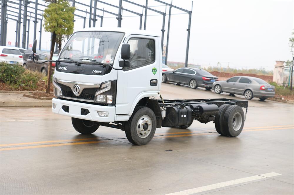 東風(fēng)小福瑞卡（3308，錫柴110）國(guó)六  內(nèi)飾照片圖