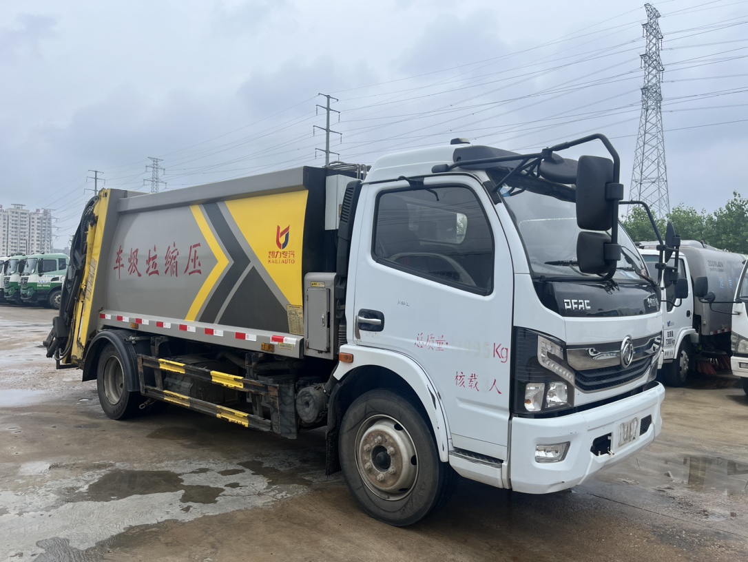 1??車型：國六9方壓縮垃圾車 2??年份：2021年6月 3??發動機：朝柴170馬力，國六 4??底盤配置：東風凱普特底盤，3800軸距，六檔變速箱，245